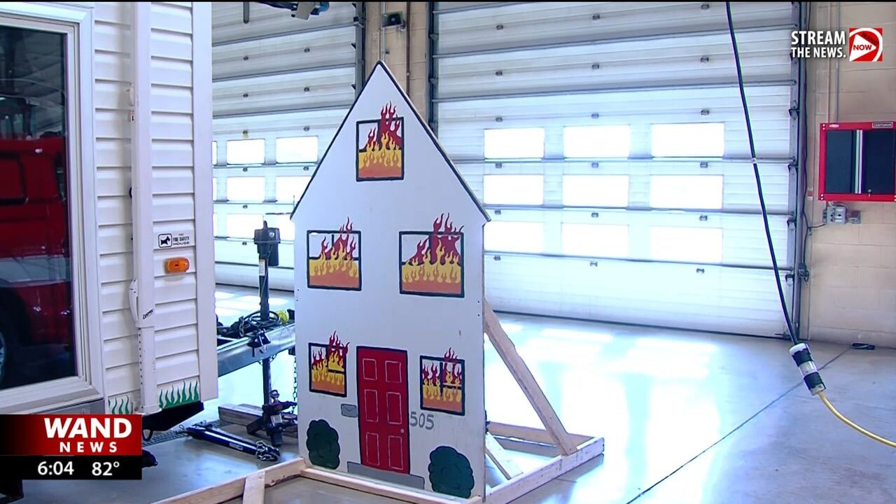 Decatur firefighters teach safety tips during Fire Prevention Week